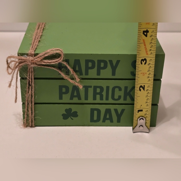 St. Patrick's Day Bookstack - Picture 3 of 4